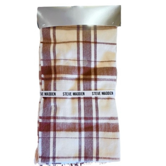 NWT- Steve Madden Plaid Scarf with Matching Hat Gift-set - Picture 3 of 4